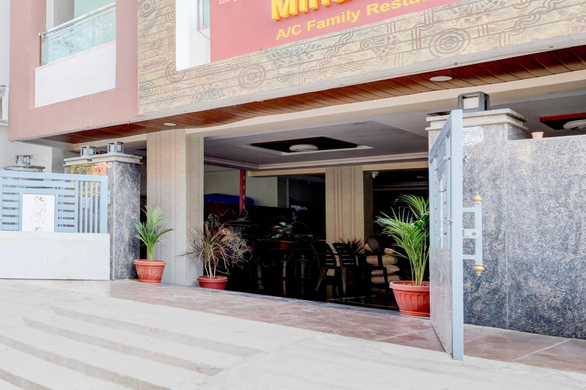 Hotel O Anoos Minarva Hyderabad Exterior photo